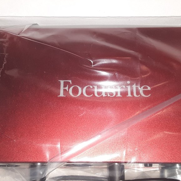 focusrite Scarlett  4i4 - Picture 2 of 4